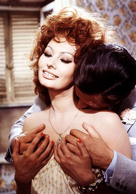 Sophia Loren And Marcello Mastroianni In Matrimonio Allitaliana