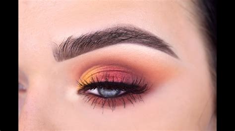 Pumpkin Eye Makeup