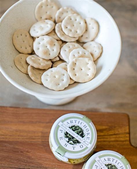 Bella S Dipping Cracker Are Savory Cracker Rounds Perfect For Dipping