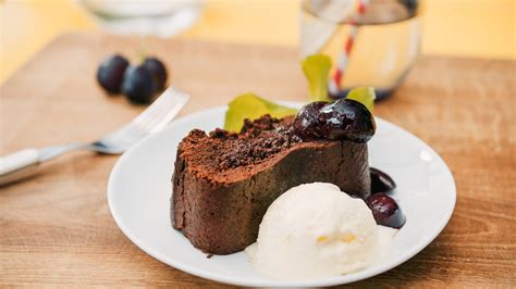 Chocolade Brownie Met Gebakken Druifjes VTM Koken