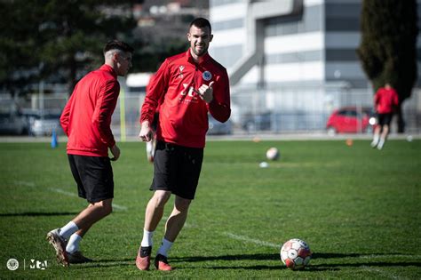 Sport Foto Fudbaleri Zrinjskog Se Vratili Na Trening A Stigla Je