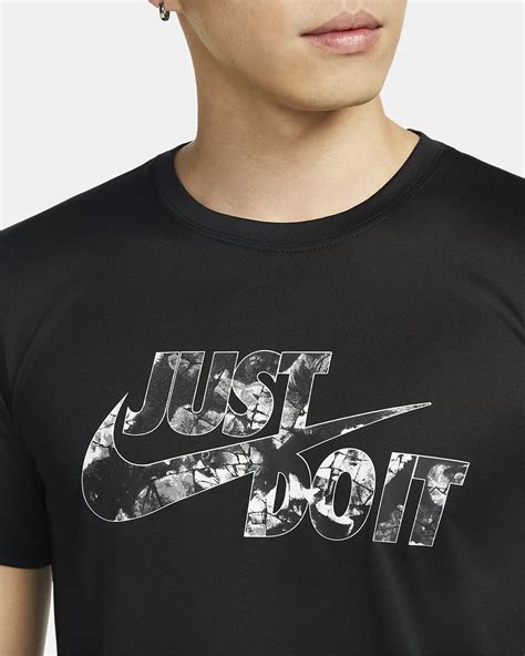 Nike Dri FIT Men S Graphic Training T Shirt Nike IN