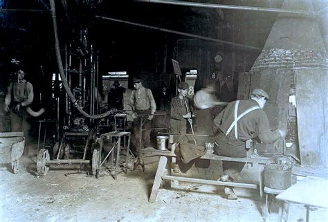 Glassworkers In The Early 1900s Carnival Glass Worldwide