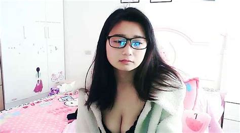 AliceShan Naked Stripping On Cam For Live Sex Video Chat Gyrls