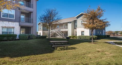 Republic Woodlake Apartments Reviews San Antonio Tx 7027 Fm 78