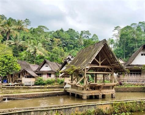 Potret Kehidupan Di Kampung Naga Tradisi Dan Keseharian Java Wisata