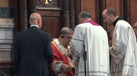 Miracolo Di San Gennaro Piccolo Malore Per Il Cardinale Sepe Alanews