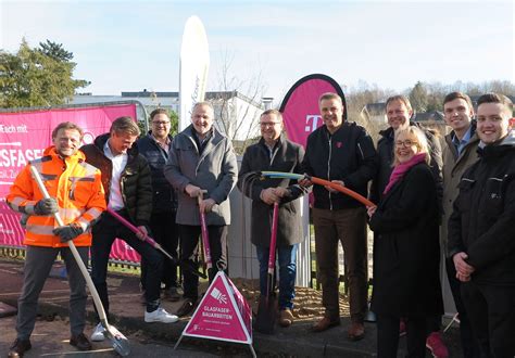 Spatenstich F R Den Glasfaserausbau In Wachtberg Eifelschau De