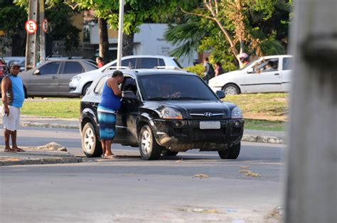 Na Ilha Cambistas Vendem Ingressos Do N Utico Para Torcedores Do Sport