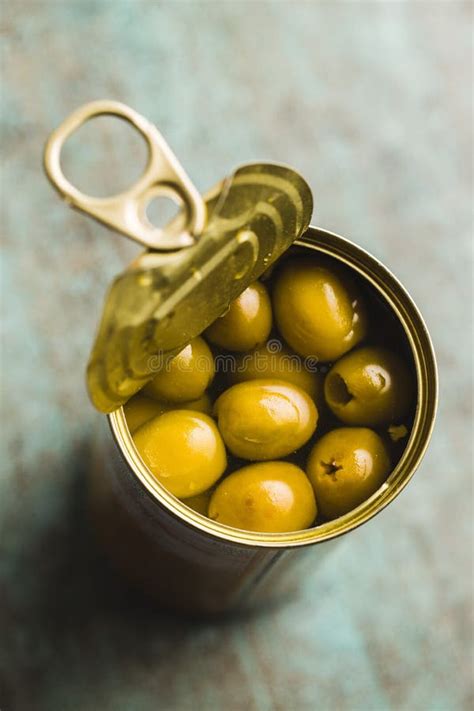 оливки Marinated зеленым цветом Огурцы в рассоле Стоковое Фото ...