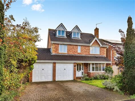 5 Bed Detached House For Sale In Kings Avenue Chippenham Sn14 £