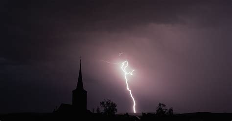 Einzelne Gewitter Und Regen In Nordrhein Westfalen Nrw Mindener