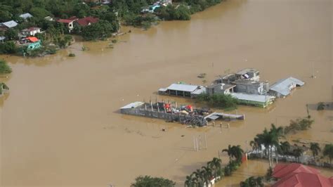 Hundreds Flee Floods As Super Typhoon Brushes Past Philippines News Flash