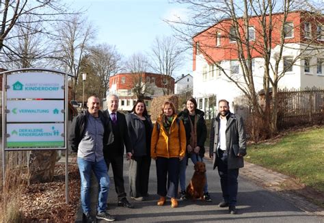 Besuch Aus Dem Bundestag Im Kinderdorf Albert Schweitzer Familienwerk