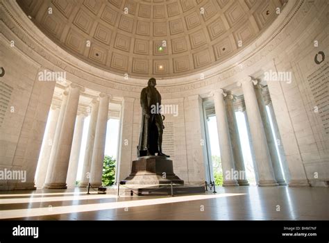 Memorials Monuments Rotunda Statue Statues Hi Res Stock Photography And