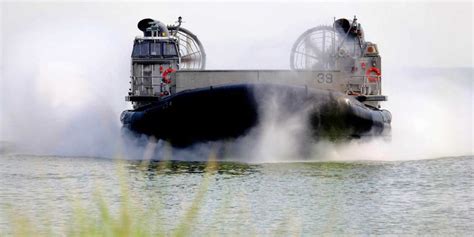 Photos Ride The Navys Hovercraft Lcac And Lcu Business Insider