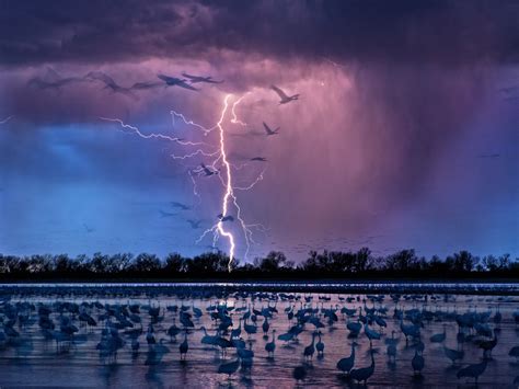 Pictures: Volcano Lightning, Illuminated