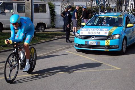 Au départ de Paris Nice 2015 à Maurepas A l encre violette