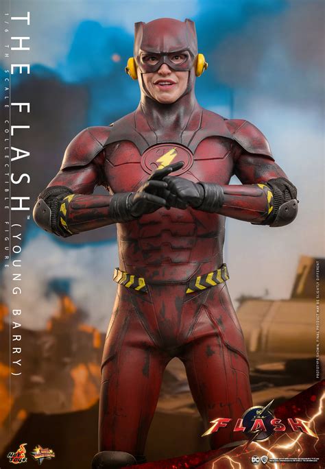 Hot Toys Mms 723 And 724 The Flash Young Barry Hot Toys Complete Checklist