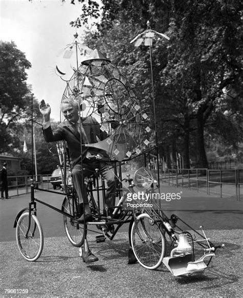 Rowland Emett Photos Et Images De Collection Getty Images