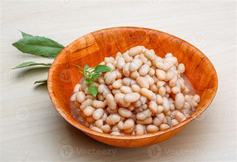 White canned beans 7870870 Stock Photo at Vecteezy