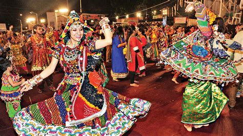 Famous Classical and Folk Dances of Gujarat | Classical Dance