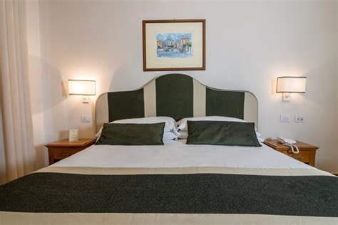 Hotel Tourist Sorrento - Rooms and Services