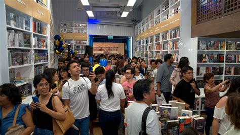 Crisol Inaugura Dos Nuevas Librer As En El Jockey Plaza Y Supera Los