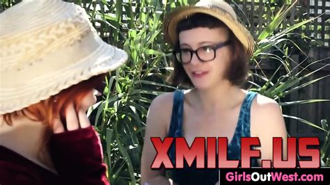 Hairy Amateur Chicks Lick Pubes Outdoors By