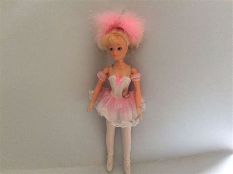 Sindy Ballerina Doll 1987 7 99 4 2