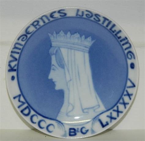 KAD ringen B G platte i porcelæn Kvindernes Udstilling 1895 B G