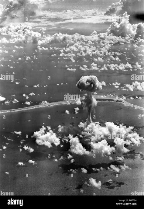 Atomic Bomb Test 1946namerican Atomic Bomb Test At Bikini Atoll In