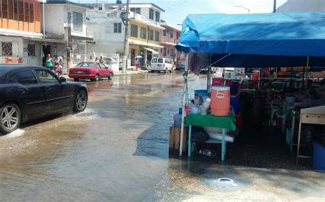 Se Registra Enorme Fuga De Aguas Negras En La Principal Avenida De