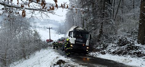 LKW Bergung Freiwillige Feuerwehr Spielfeld