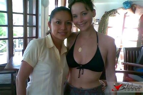 Jennifer Lawrence Bikini Caldo Maxim 25 Mujeres Más Sexys Del Mundo