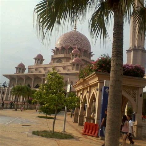 Medan Selera Putra Food Court Celera Anda