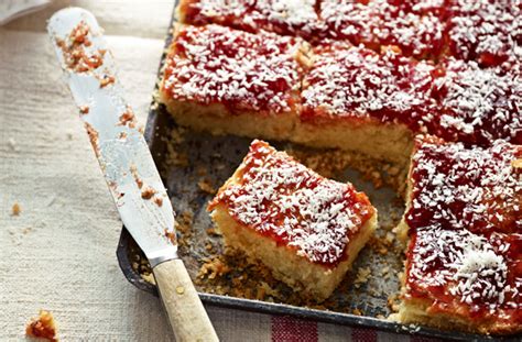 40 Easy Tray Bake Recipes Goodtoknow