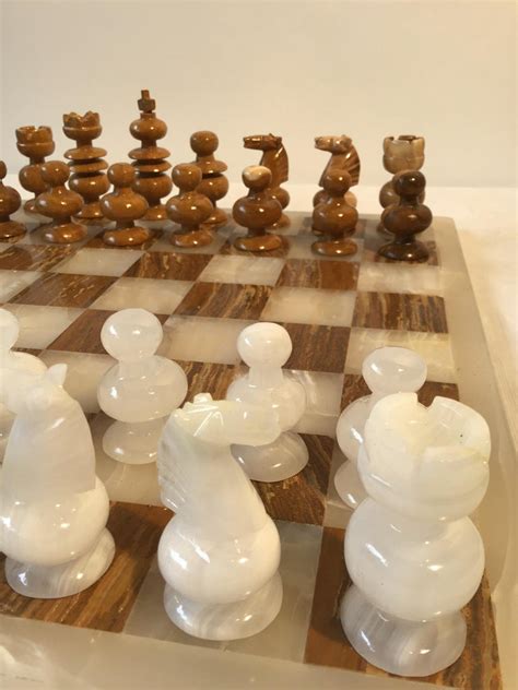 1960s Mexican Onyx Chess Set At 1stdibs