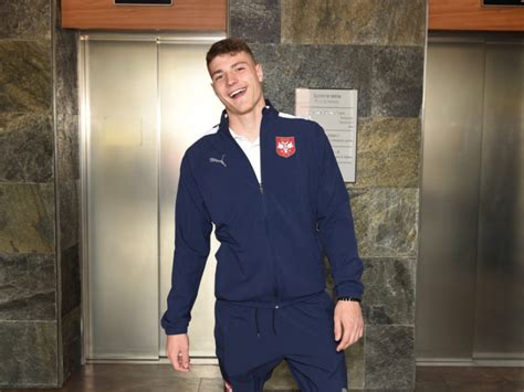 Miloš Luković zvanično predstavljen u Strazburu | Arena Sport