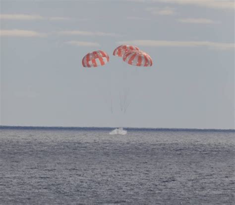 Nasas Orion Spacecraft Successfully Returns To Earth After Historic Moon Mission Sciencealert