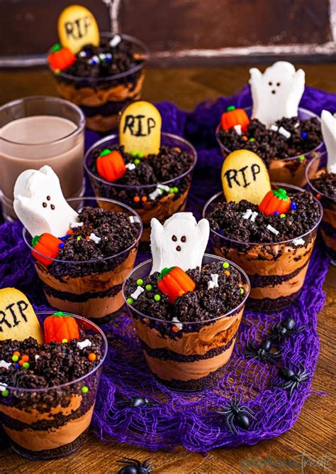 Halloween Graveyard Dirt Cups Are Just The Cutest Spooky Treat For