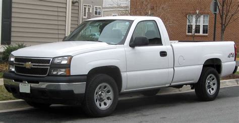 2004 Chevrolet Silverado 1500 Base W 1sa 4x4 Regular Cab 6 6 Ft Box 119 In Wb 5 Spd Manual W Od