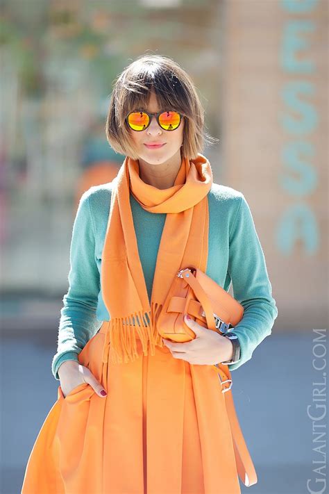Оранжевый цвет в одежде | Colour blocking fashion, Color matching ...