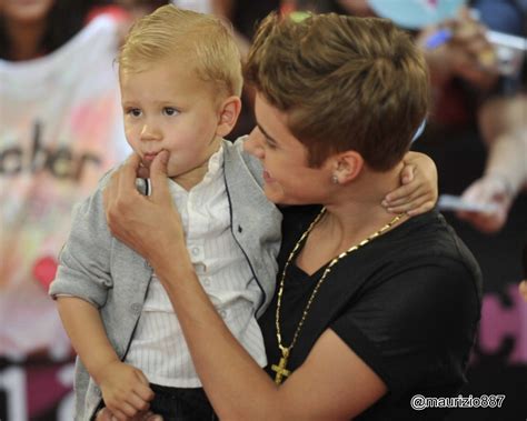 Justin and Jaxon - Justin Bieber Photo (31177746) - Fanpop