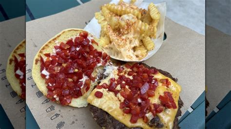 Shake Shack Hot Menu Review The New Spicy Shackmeister Burger And Cheese Fries Are Fire