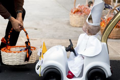 Obama Goes Gaga Over White House Halloween Costume Winner Nbc News