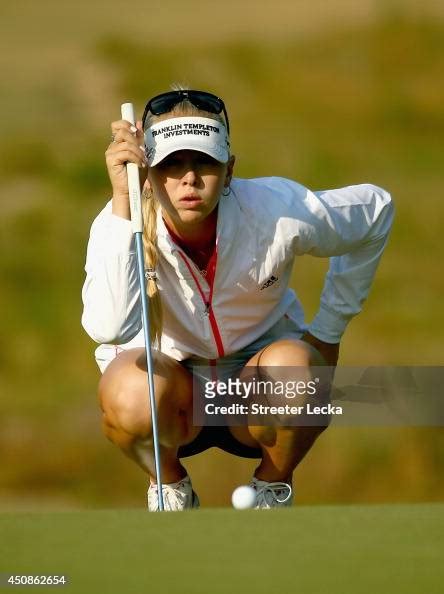 Jessica Korda Of The United States Lines Up A Shot On The First Hole Photo D Actualité