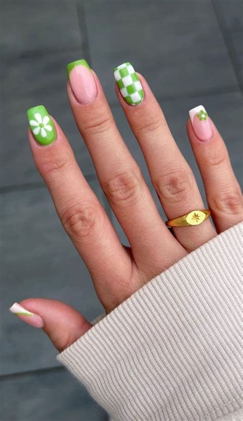 40 Inspiring Floral Nail Design Ideas To Brighten Your Day Retro