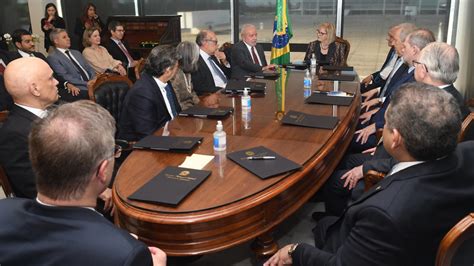 Lula Participa De Jantar Ministros Do STF Na Casa De Barroso