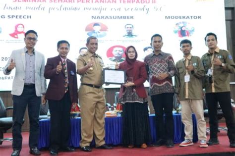 Seminar Pertanian Terpadu II Amran Mahmud Dorong Uniprima Jadi Kampus